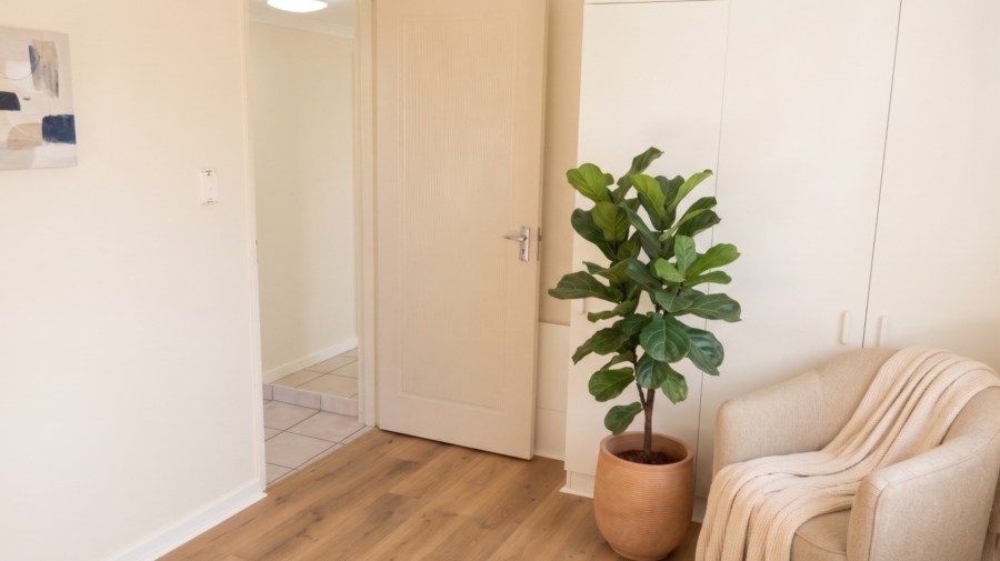 To Let 2 Bedroom Property for Rent in Middedorp Western Cape